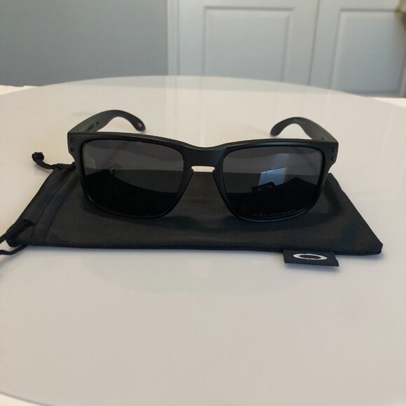 OAKLEY HOLBROOK USA Flag Black Matte Frame Polarized Lenses 9102 - Picture 4 of 6